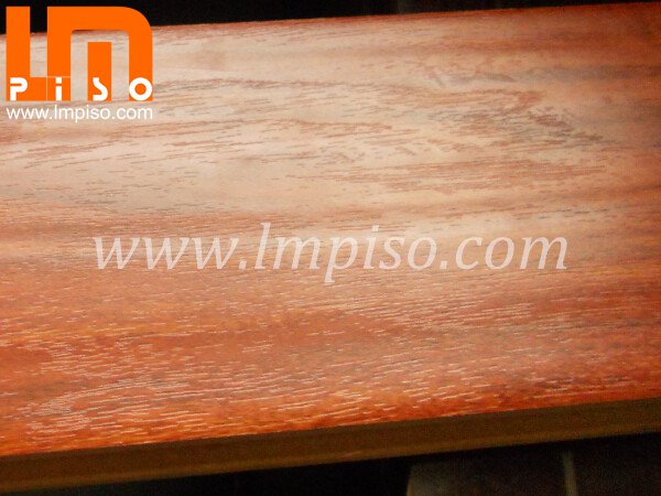 Antique design best quality handscraped with wood grain laminate flooring