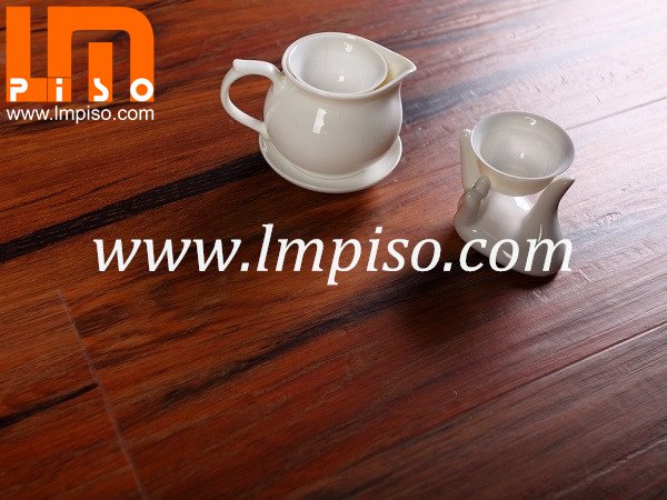 5mm luxurious wood design handscraped textrued UV coating SPC flooring